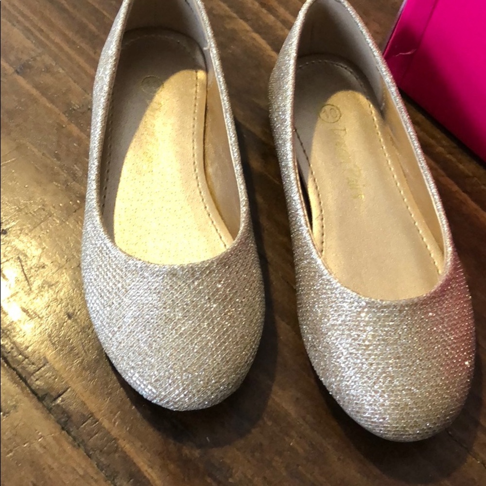Girls flats